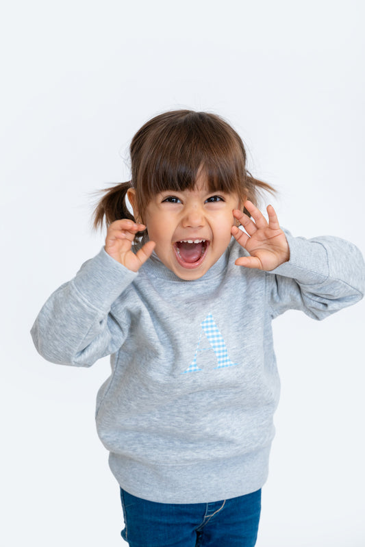 Sudadera Estampada Gris con inicial Kids