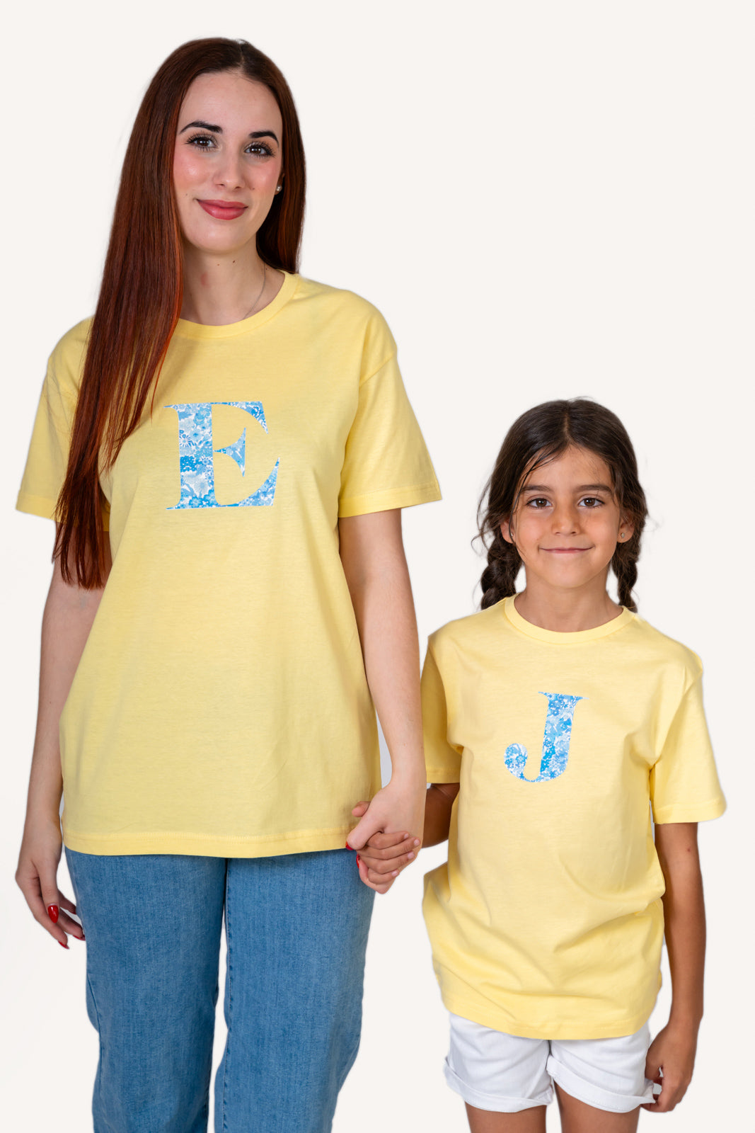 Camiseta Estampada Amarilla con inicial Unisex