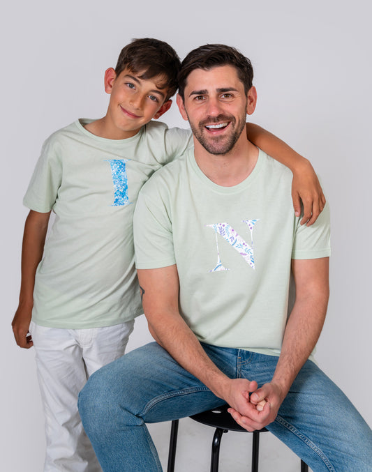 PACK 2 Camisetas Verdes con iniciales ADULTO + KIDS